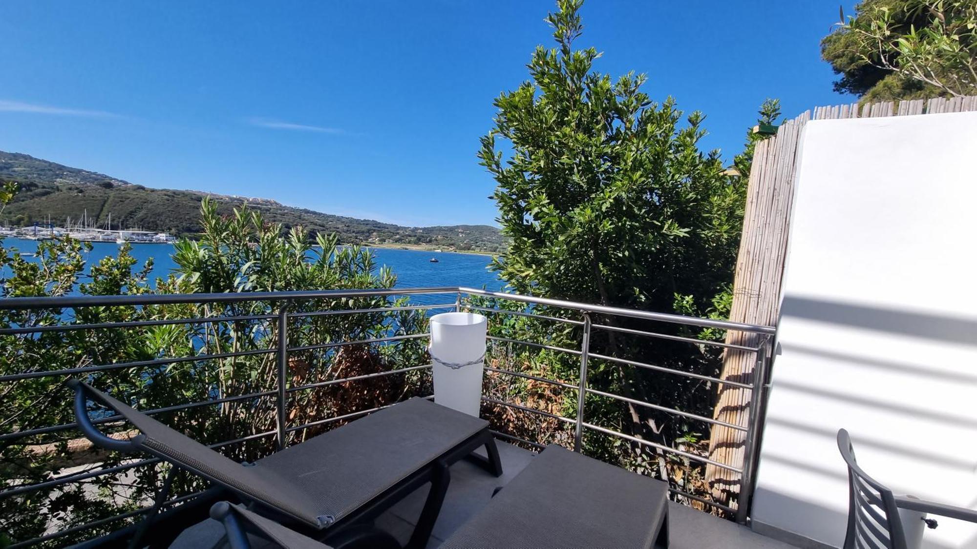 Hotel Plaza Porto Azzurro Cameră foto