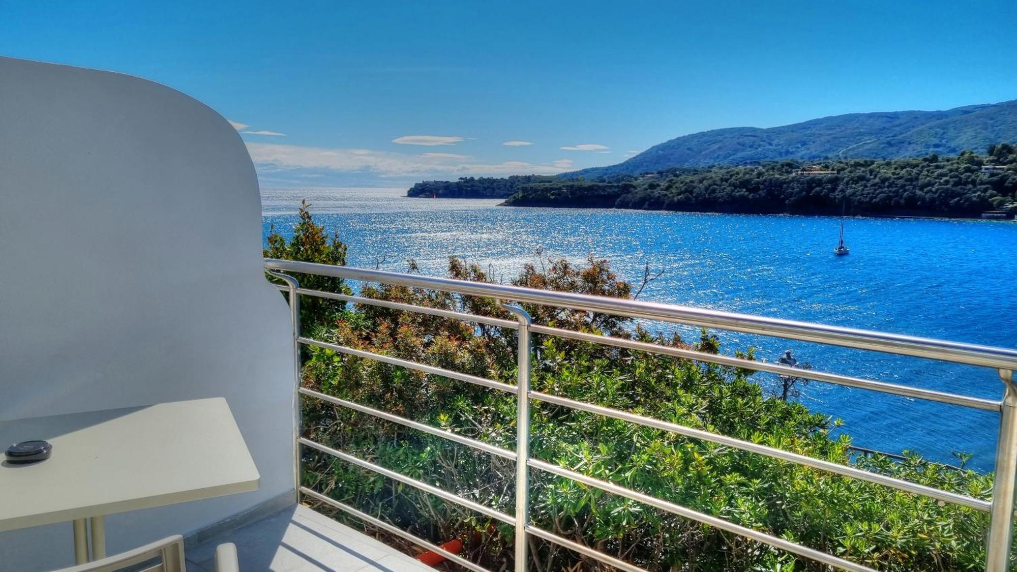 Hotel Plaza Porto Azzurro Cameră foto