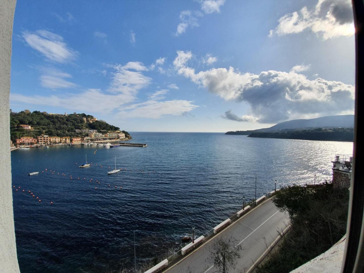 Hotel Plaza Porto Azzurro Cameră foto
